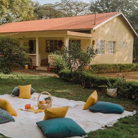 Mkoani Homestay Moshi Esterno foto