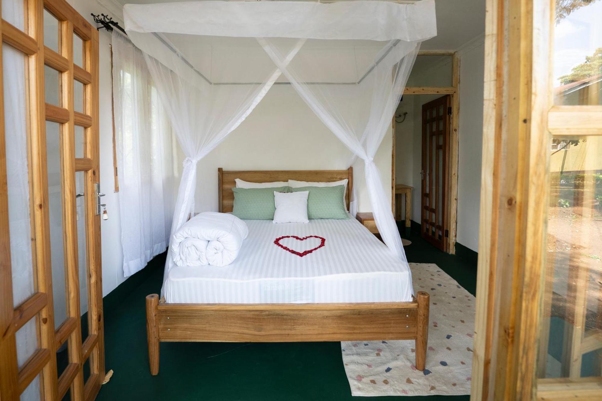 Mkoani Homestay Moshi Esterno foto
